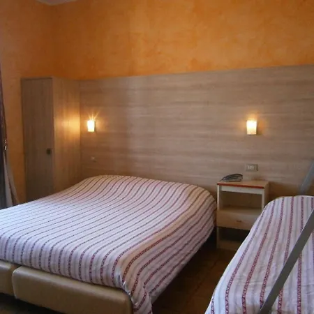 Hotel Chiara 3*