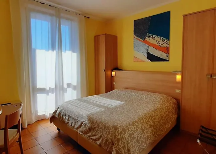 Chiara Hotel 3*